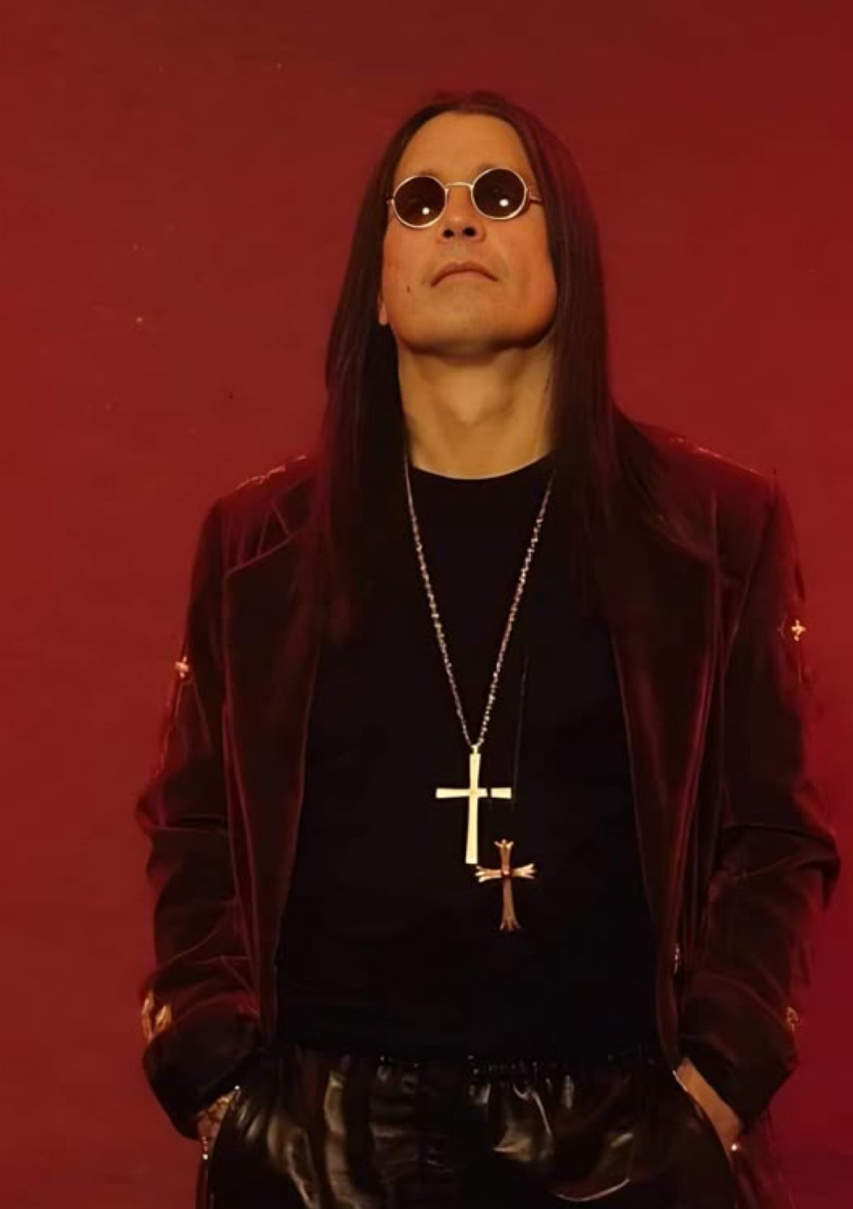 O Legado de Estilo de Ozzy Osbourne: Do Rock à Moda Vintage