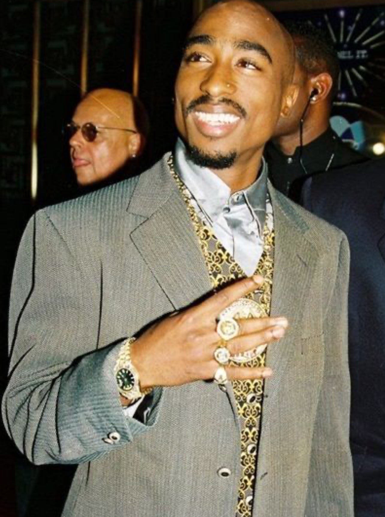Quando a alfaiataria encontra a essência do Tupac