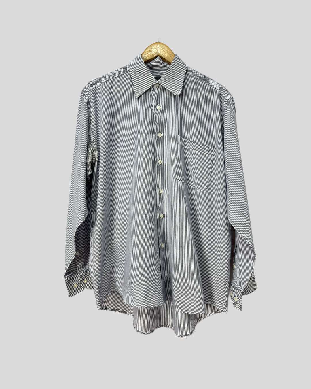 Camisa Emporio risca giz - tam (G)