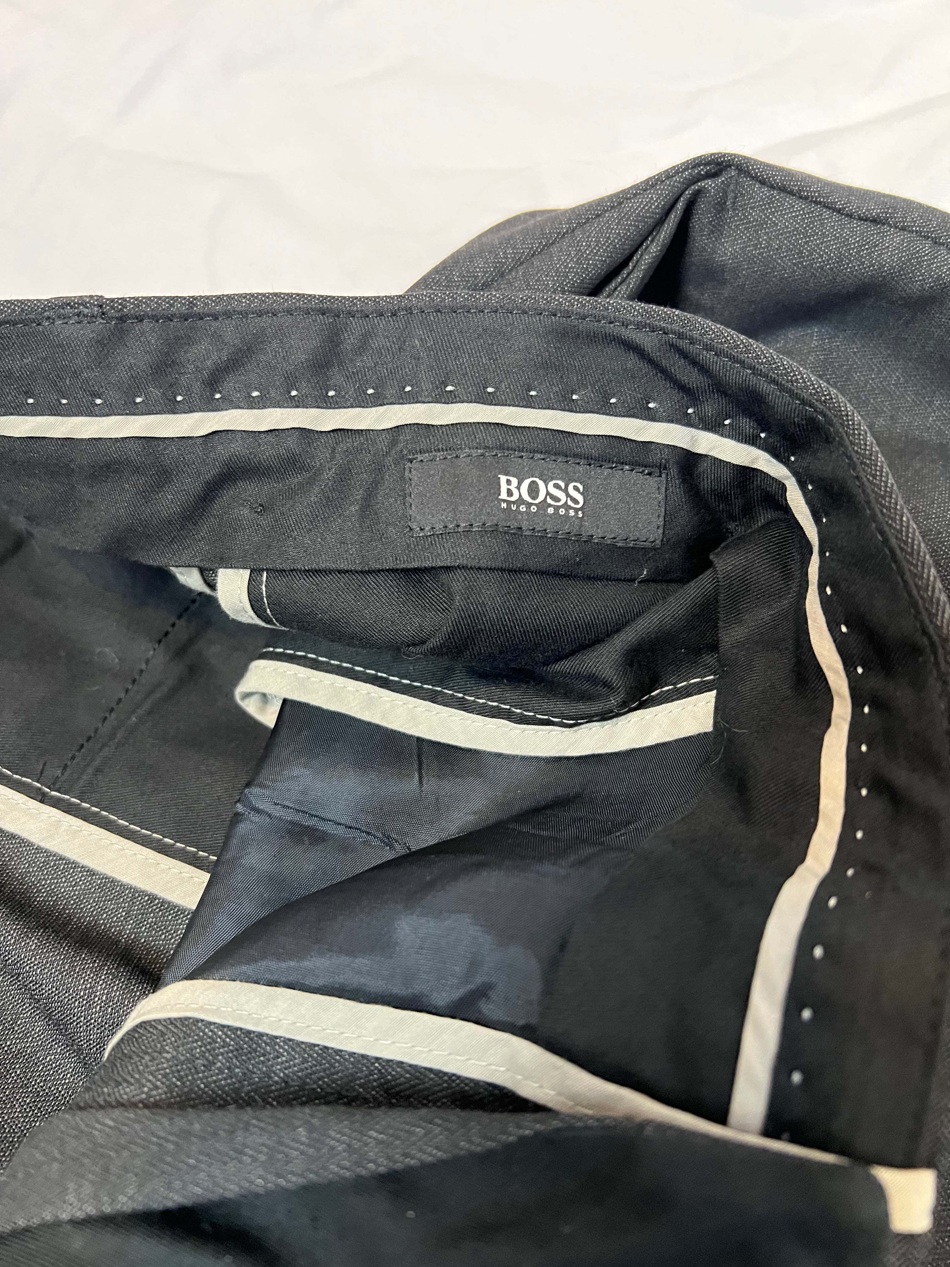 Alfaiataria Hugo Boss - tam (52)