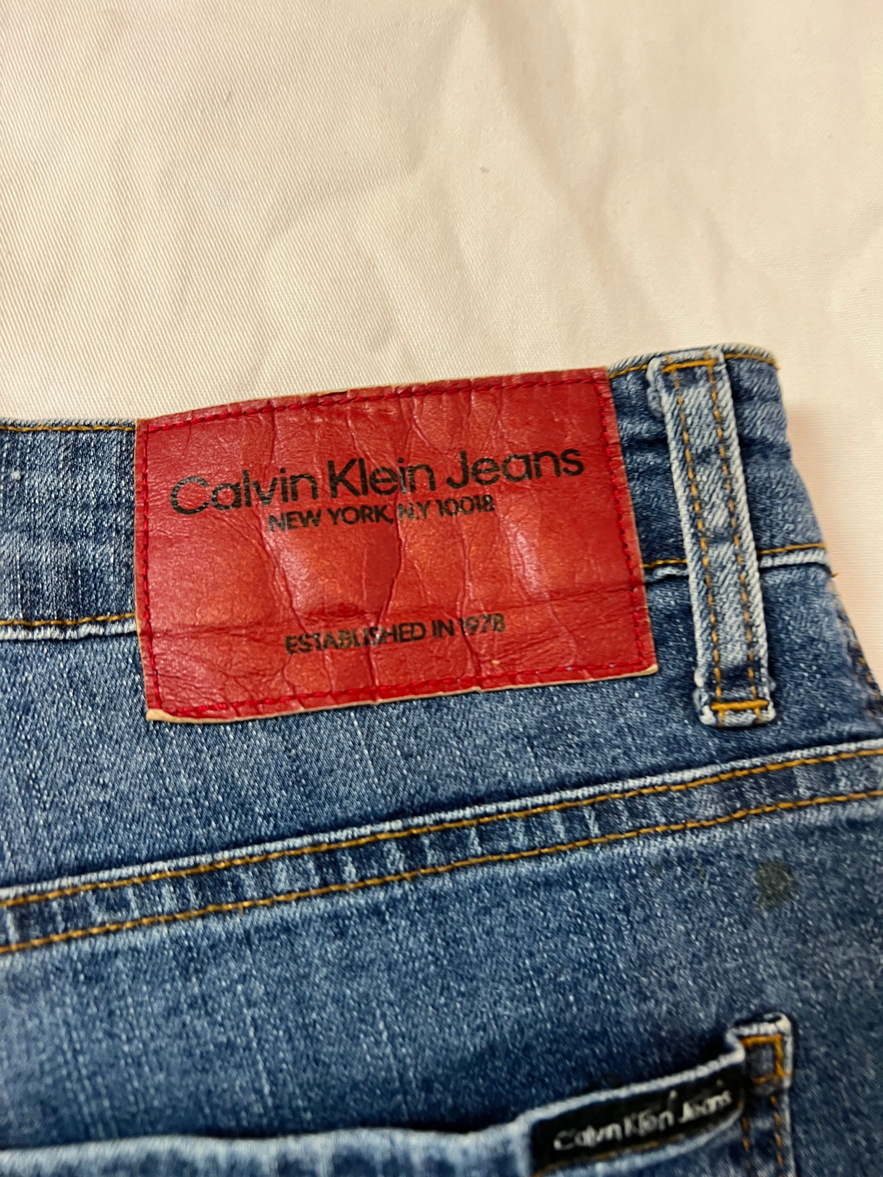 Bermuda Calvin klein - tam (44)