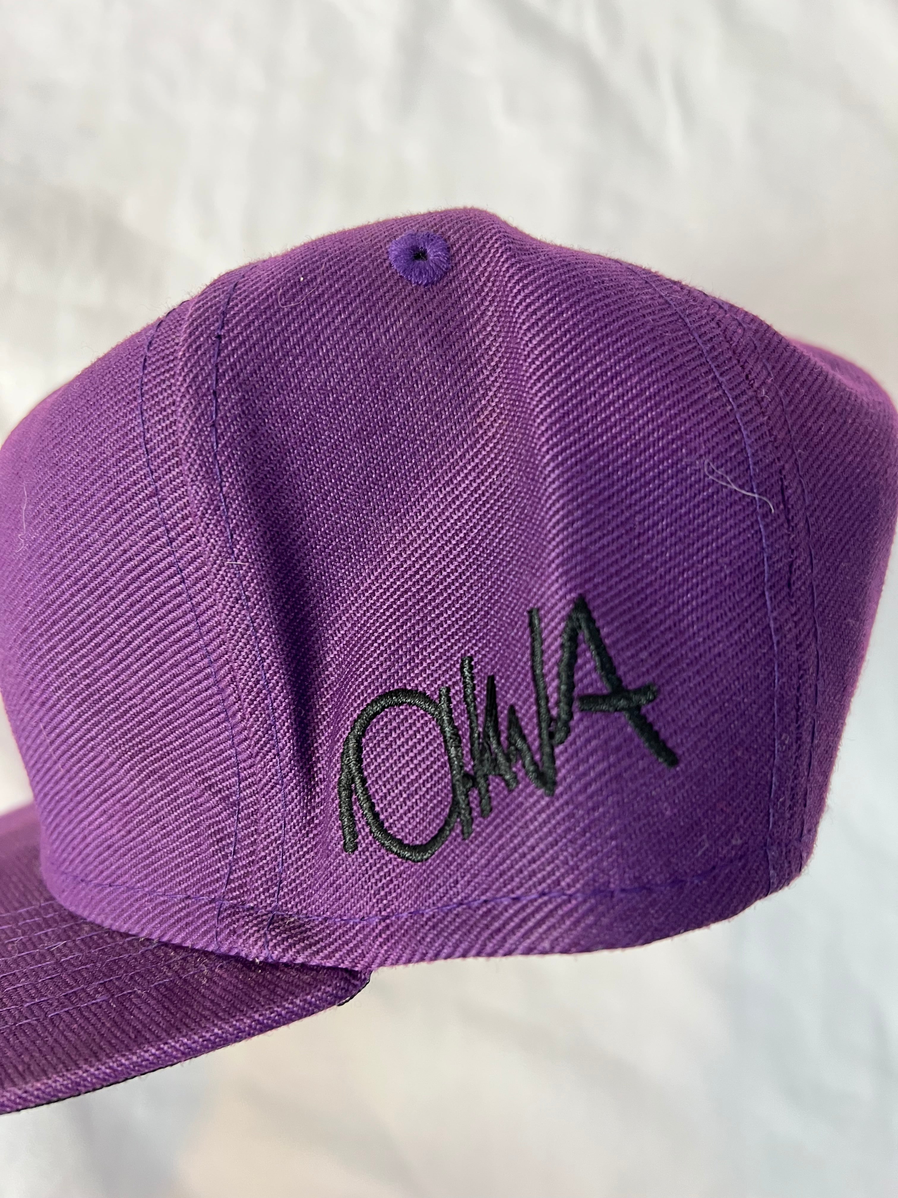 Boné Roxo
